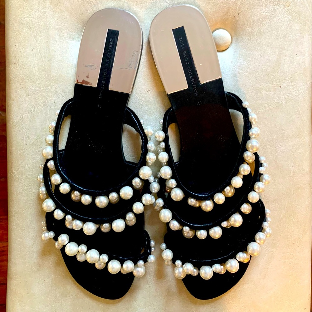 Zara 10 black velvet and pearl band slide sandals